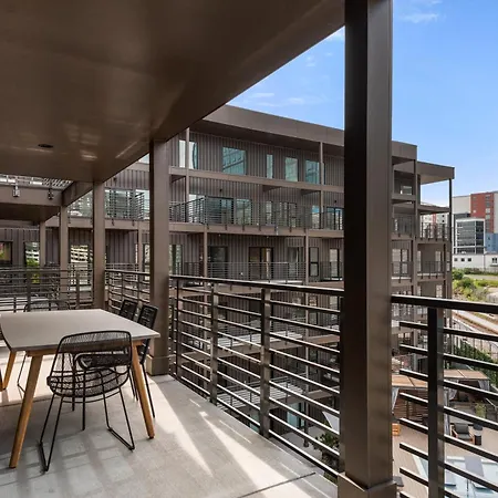 Layla's Downtown Nash Retreat | Walk To Broadway - Pool, Gym, Private Balcony, And More!