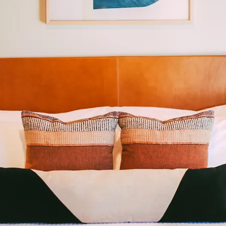 Layla's Downtown Nash Retreat | Walk To Broadway - Pool, Gym, Private Balcony, And More! Nashville
