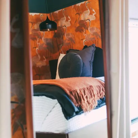 Layla's Downtown Nash Retreat | Walk To Broadway - Pool, Gym, Private Balcony, And More! Holiday home