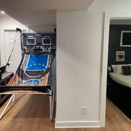 Nashoasis 10 Min To Dt, Gameroom, Huge Yard Nashville