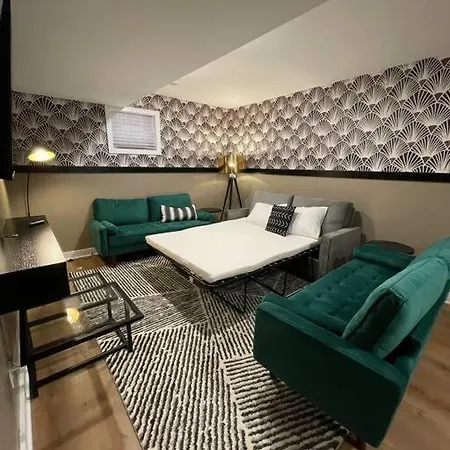 Holiday home Nashoasis 10 Min To Dt, Gameroom, Huge Yard