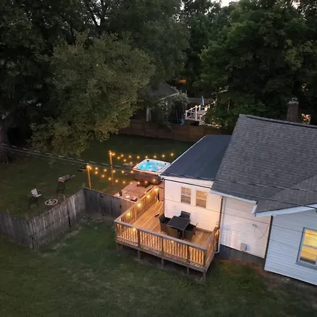 Holiday home Cozy W Hot Tub 17 Mi To Downtown Nashville