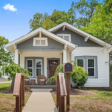 Holiday home Cozy W Hot Tub 17 Mi To Downtown Nashville