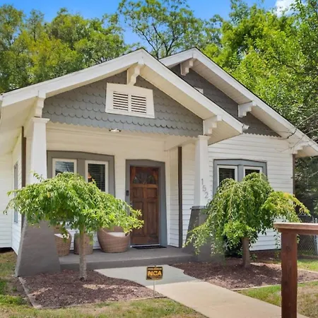 Holiday home Cozy W Hot Tub 17 Mi To Downtown *
