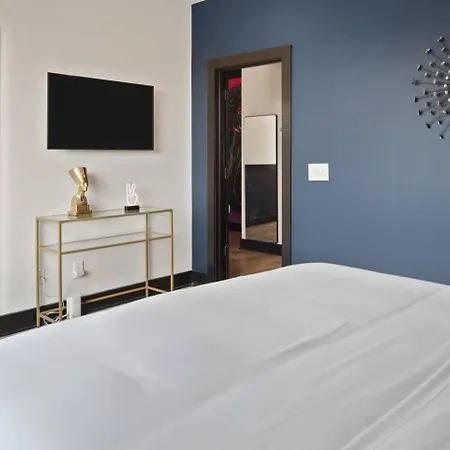 Holiday home Pop House 5 Star Stay W Hot Tub 1Mile To Bway! Nashville