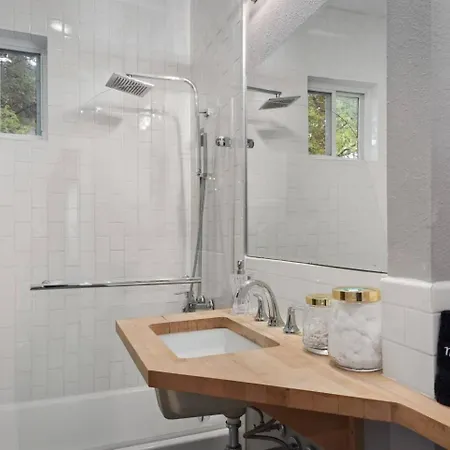 Holiday home Cozy W Hot Tub 17 Mi To Downtown