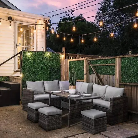Cozy W Hot Tub 17 Mi To Downtown Holiday home Nashville