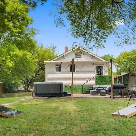 Holiday home Cozy W Hot Tub 17 Mi To Downtown Nashville