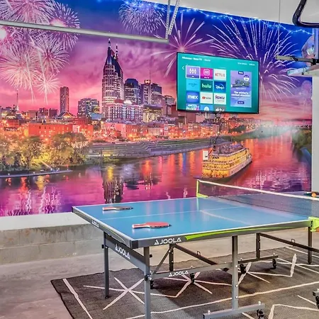 Huge Roof Deck With Games 10 Mins To Broadway *