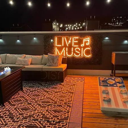Holiday home Huge Roof Deck With Games 10 Mins To Broadway