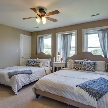 Spacious For 10 Guests Holiday home