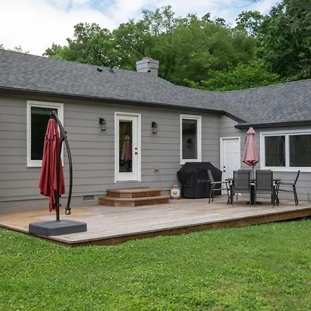 Modern Music Oasis Sauna & Spacious Yard
