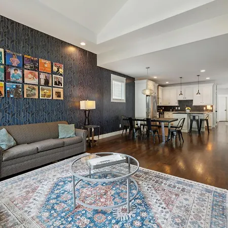 Cozy Retreat Mins To Broadway & East Apartment Nashville