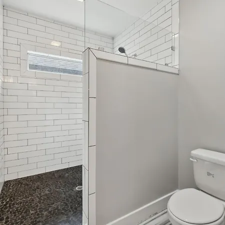 Cozy Retreat Mins To Broadway & East Apartment Nashville