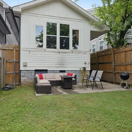 Cozy Retreat Mins To Broadway & East