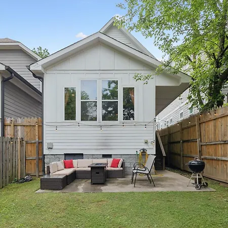 Cozy Retreat Mins To Broadway & East Apartment *