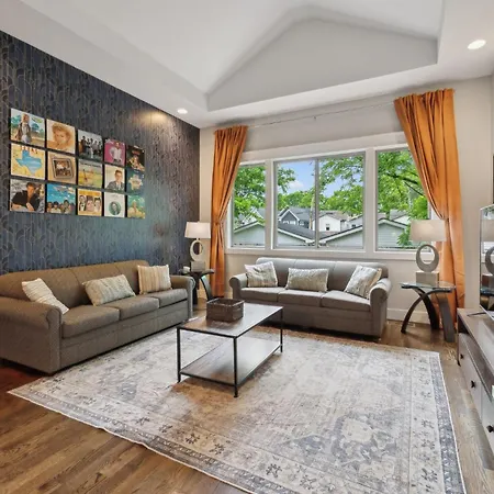 Apartment Spacious Retreat Mins To Broadway & East *