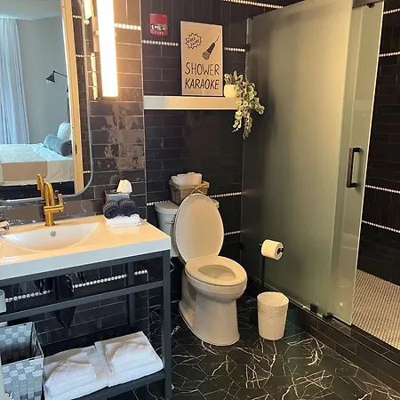Apartment B 4br By Maddox
