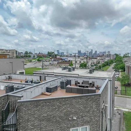 5 Min To Broadway+walkable+private Rooftop * Nashville