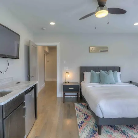 5 Min To Broadway+walkable+private Rooftop Holiday home *