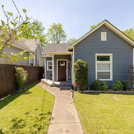 The Little Blue Haus - Two Miles To Broadway Holiday home Nashville