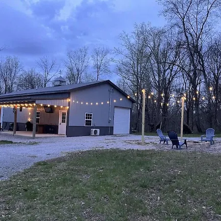 The Den At J-barn - Secluded Retreat Holiday home