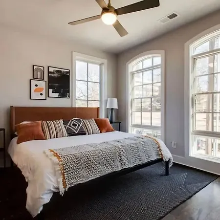 West End Dreams-2 Homes-6 Mins To Broadway