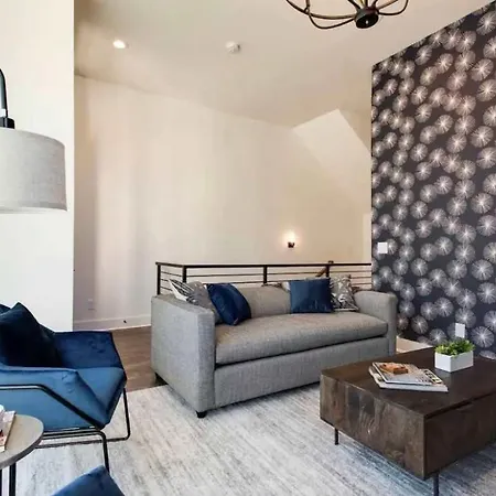 Holiday home West End Dreams-2 Homes-6 Mins To Broadway Nashville