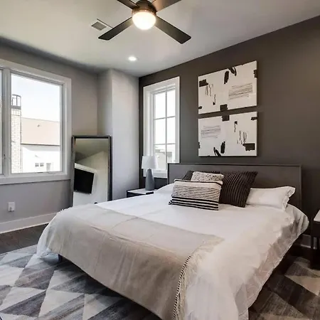 Holiday home West End Escape - New Build With Rooftop Views Nashville
