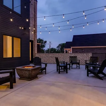 West End Luxe - Outdoor Patio And Rooftop Views