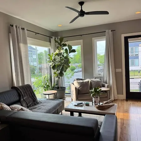 Beautiful Home In The Heart Of Nashville Holiday home Nashville