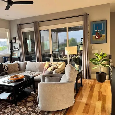 Beautiful Home In The Heart Of Nashville