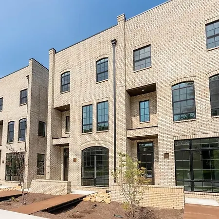 Holiday home Two Side By Side Homes - Min To Vandy 3min To Bars Nashville