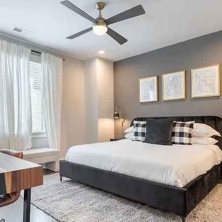 Holiday home New Side By Side Homes - Sleeps 24 Nashville
