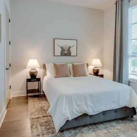 Holiday home New Side By Side Homes - Sleeps 24 Nashville