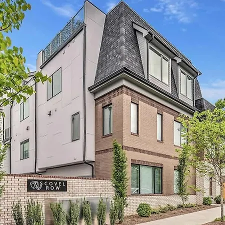 Holiday home Scovel Row Retreat-rooftop Views Near Broadway