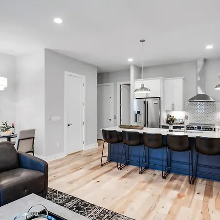 Side By Side Nash Homes - Relaxing Rooftop Patios *