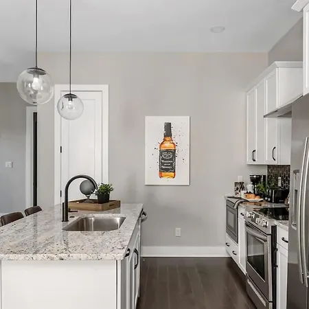 Brand New Side By Side Homes - Sleeps 24 Guests *
