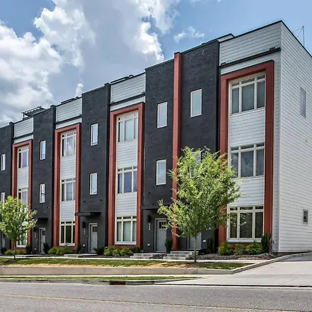 Spacious House With Serene Skyline Views * Nashville
