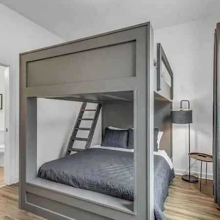 Highland Station - Private Rooftop - Sleeps 14 Nashville