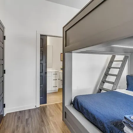 Holiday home Highland Station - Private Rooftop - Sleeps 14