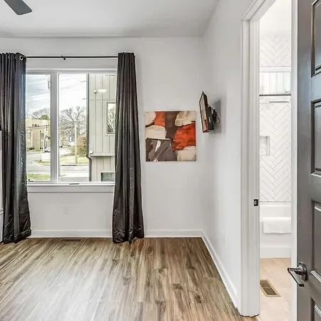 Holiday home Cozy House - Great Rooftop - Walks To Bars *