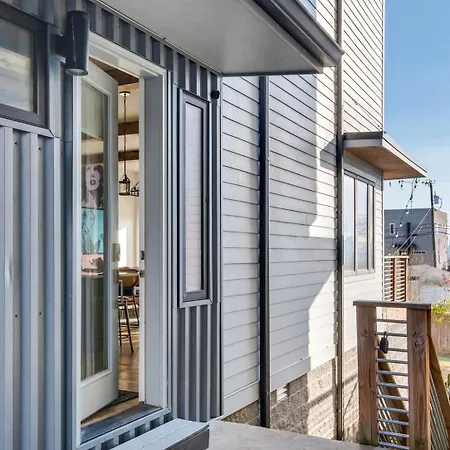 Side By Side Era - Hot Tubs - Rooftop Views *