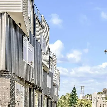 Two Large Homes Minutes To Downtown Holiday home