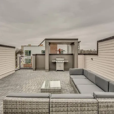 Two Homes - Accommodates 24 Guests * Nashville