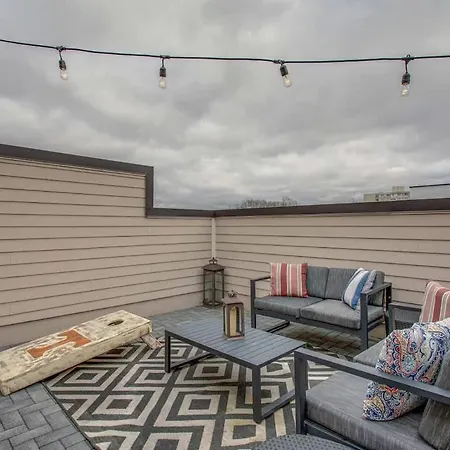Two Homes - Accommodates 24 Guests Nashville