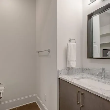 Two Homes - Accommodates 24 Guests * Nashville