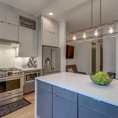 Two Homes - Accommodates 24 Guests Nashville