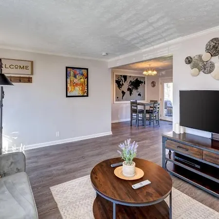 12 South Close To Honky Tonks & Bars Holiday home