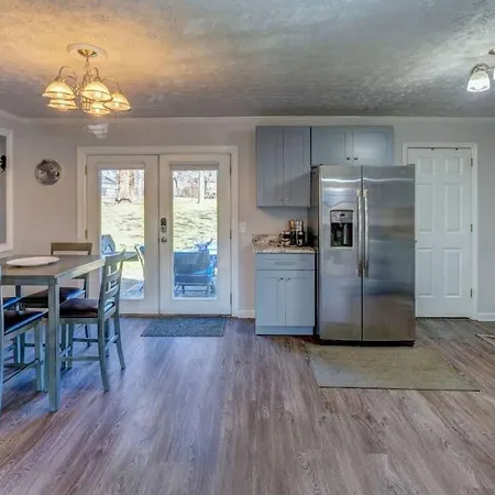 12 South Close To Honky Tonks & Bars Holiday home *
